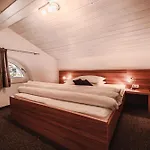 Haus Kapeller *