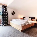 Haus Kapeller *