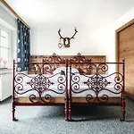 Haus Kapeller Appartement *